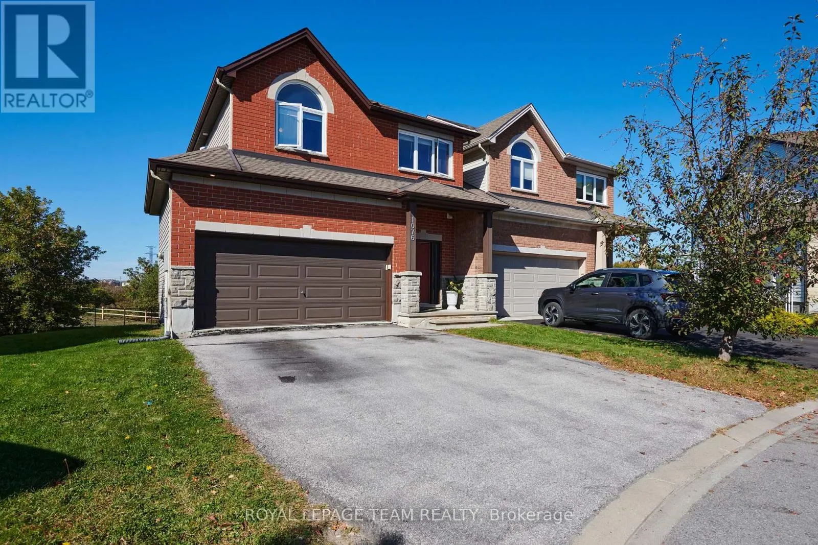 1076 NORTHGRAVES CRESCENT