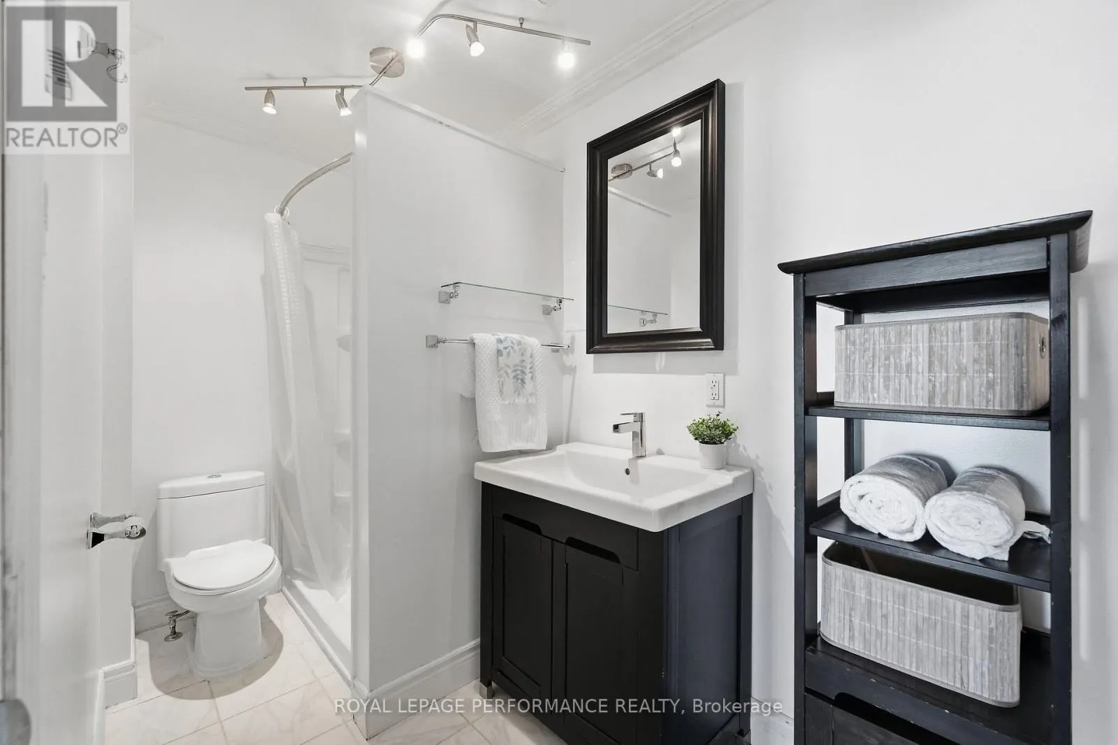11 - 3415 UPLANDS DRIVE