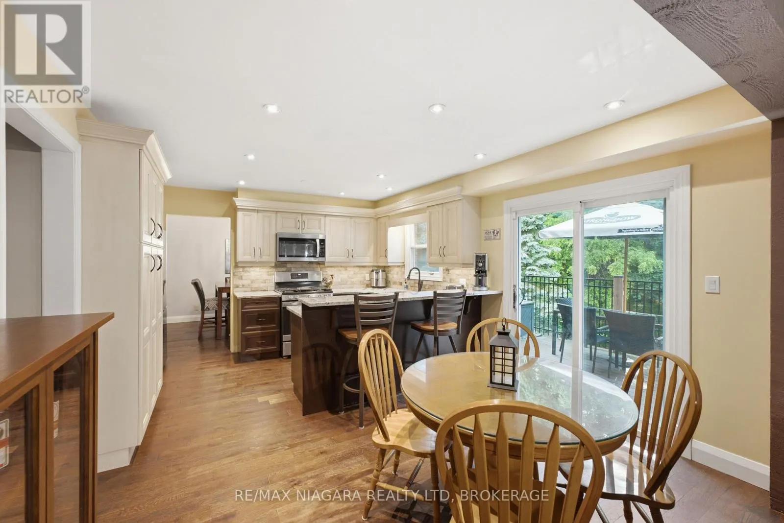 9 BEECHNUT COURT