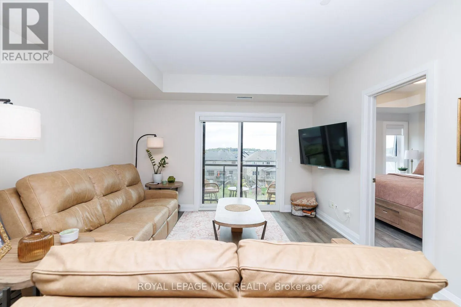 307 - 118 SUMMERSIDES BOULEVARD #307
