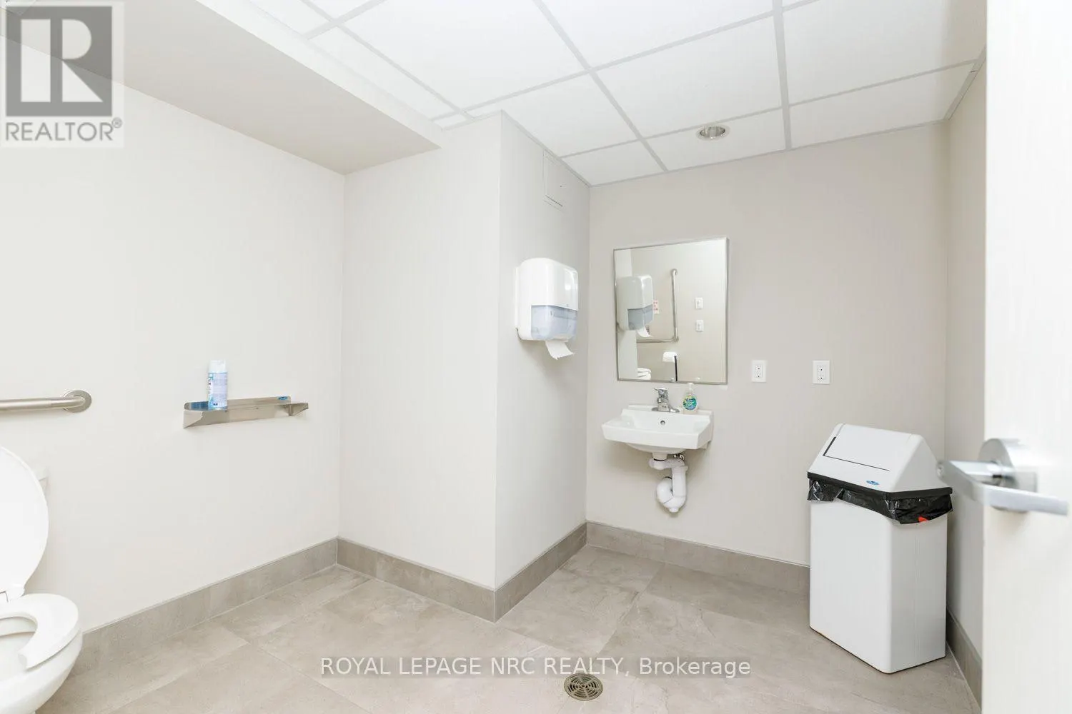 307 - 118 SUMMERSIDES BOULEVARD #307