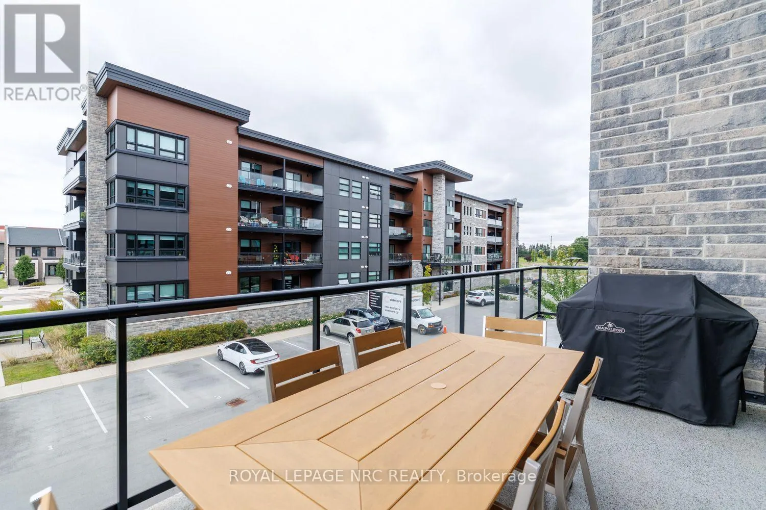 307 - 118 SUMMERSIDES BOULEVARD #307