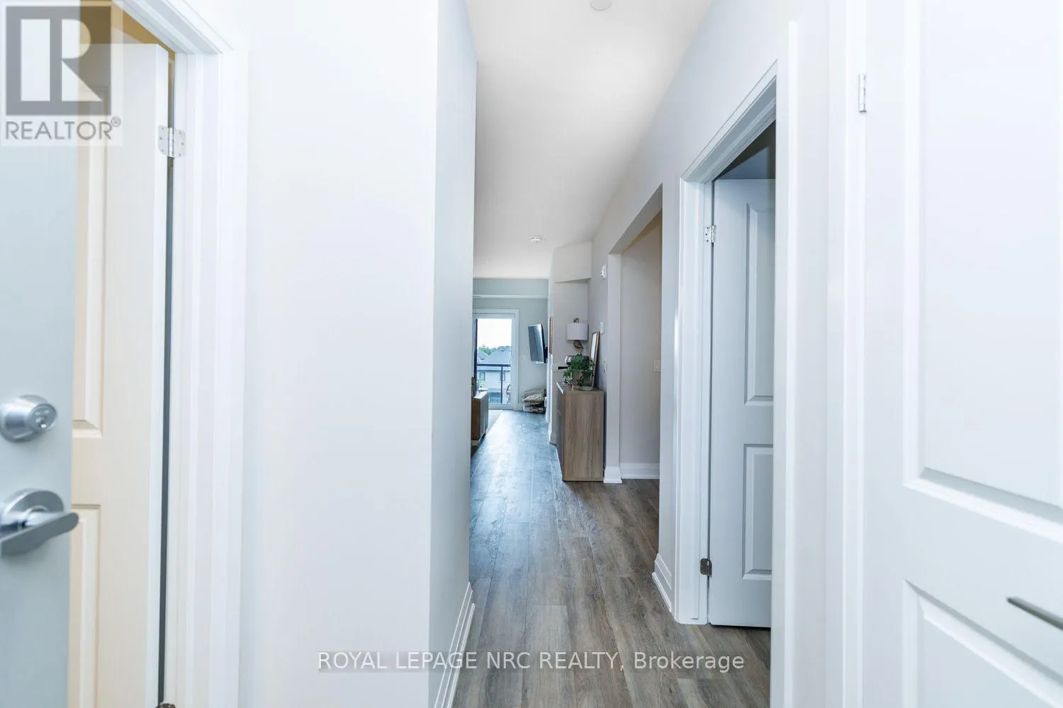 307 - 118 SUMMERSIDES BOULEVARD #307