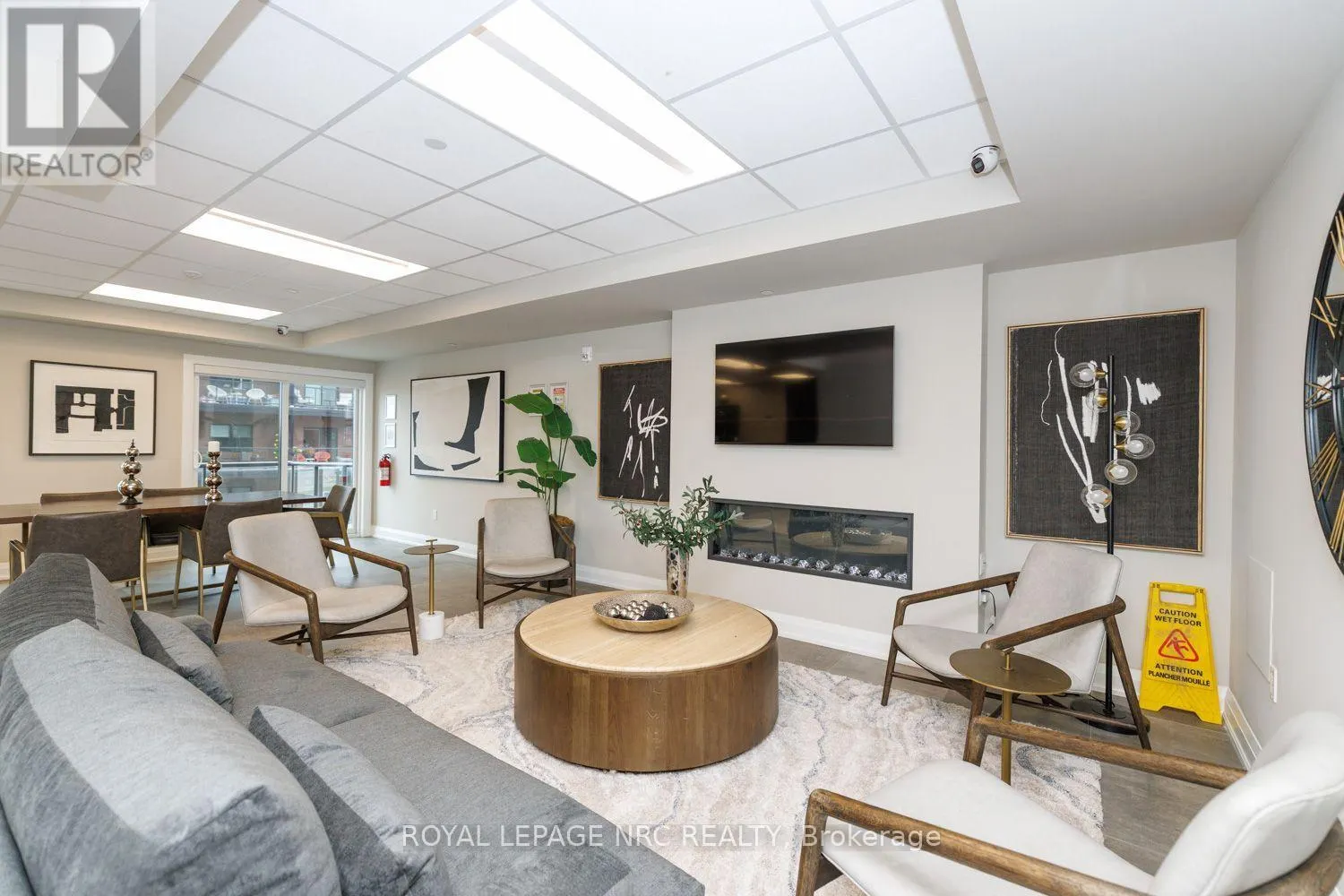 307 - 118 SUMMERSIDES BOULEVARD #307