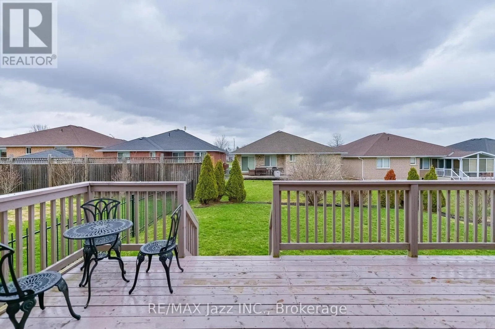 33 ASHWOOD CRESCENT