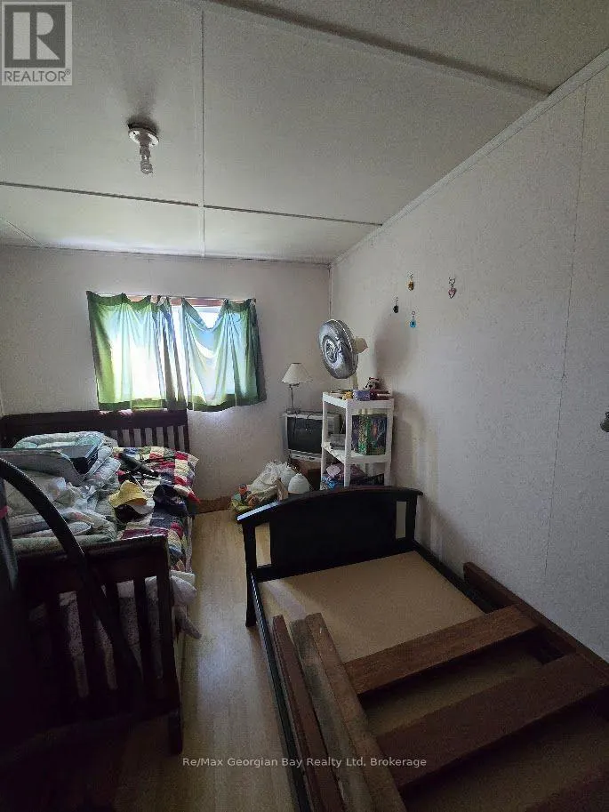 380 2 ISLAND