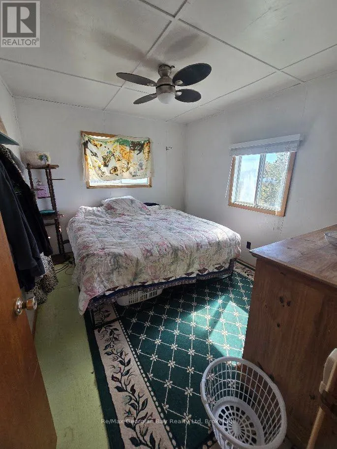 380 2 ISLAND