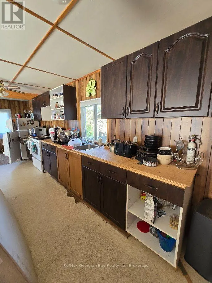 380 2 ISLAND