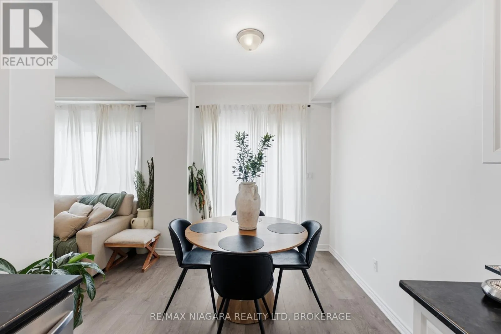 56 SAPPHIRE WAY