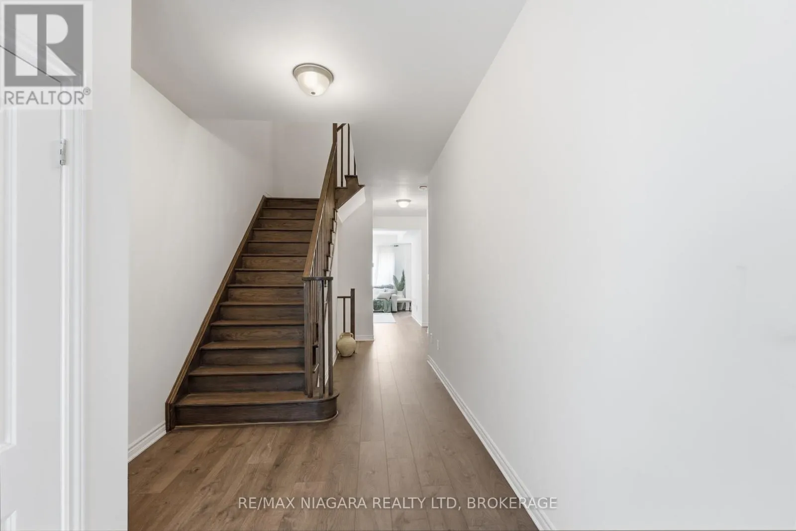 56 SAPPHIRE WAY