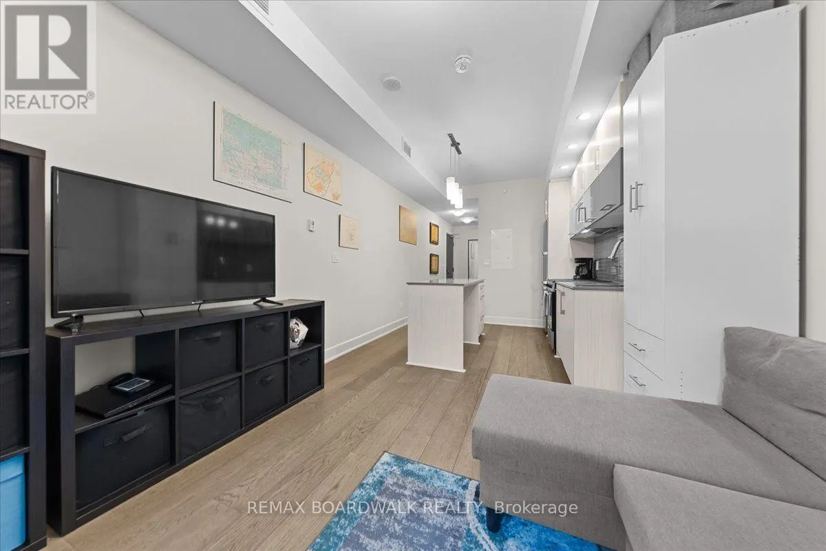 112 - 255 BAY STREET E