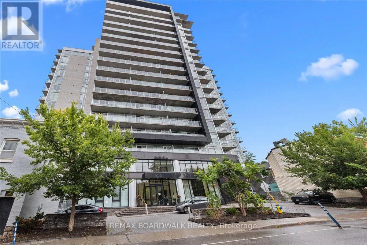 112 - 255 BAY STREET E