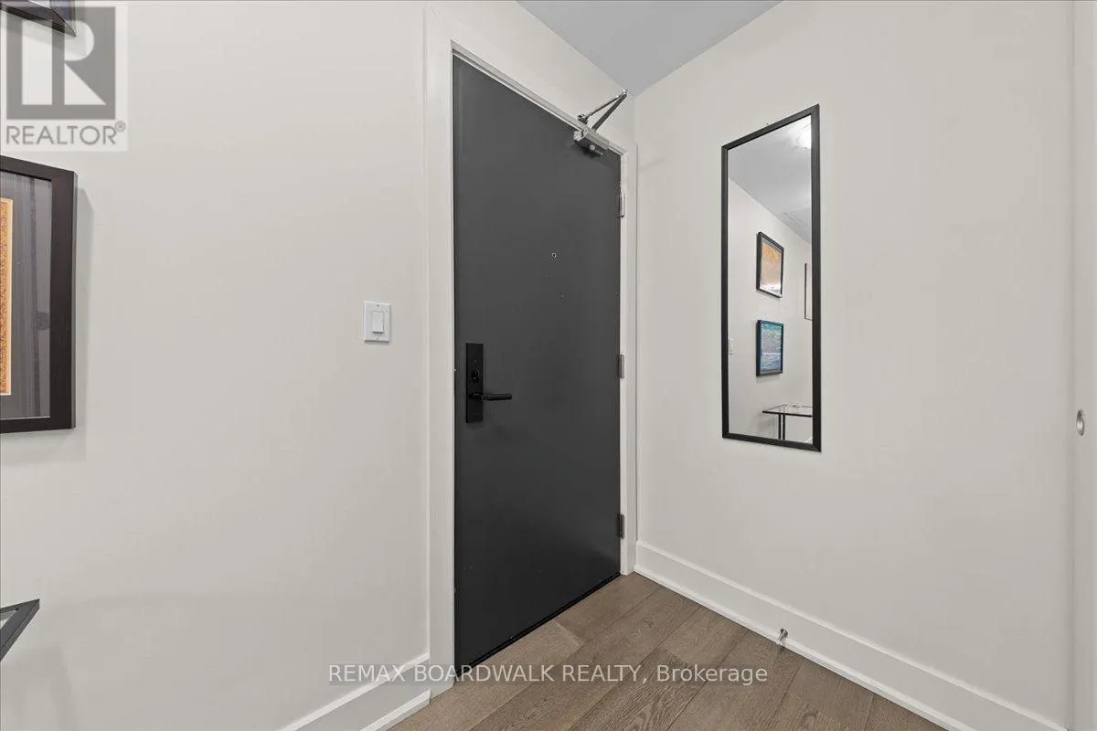 112 - 255 BAY STREET E