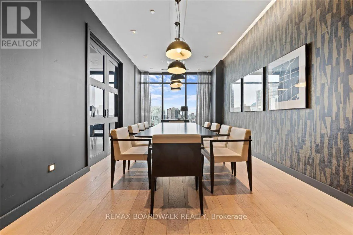 112 - 255 BAY STREET E