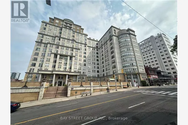 409 - 135 JAMES STREET S