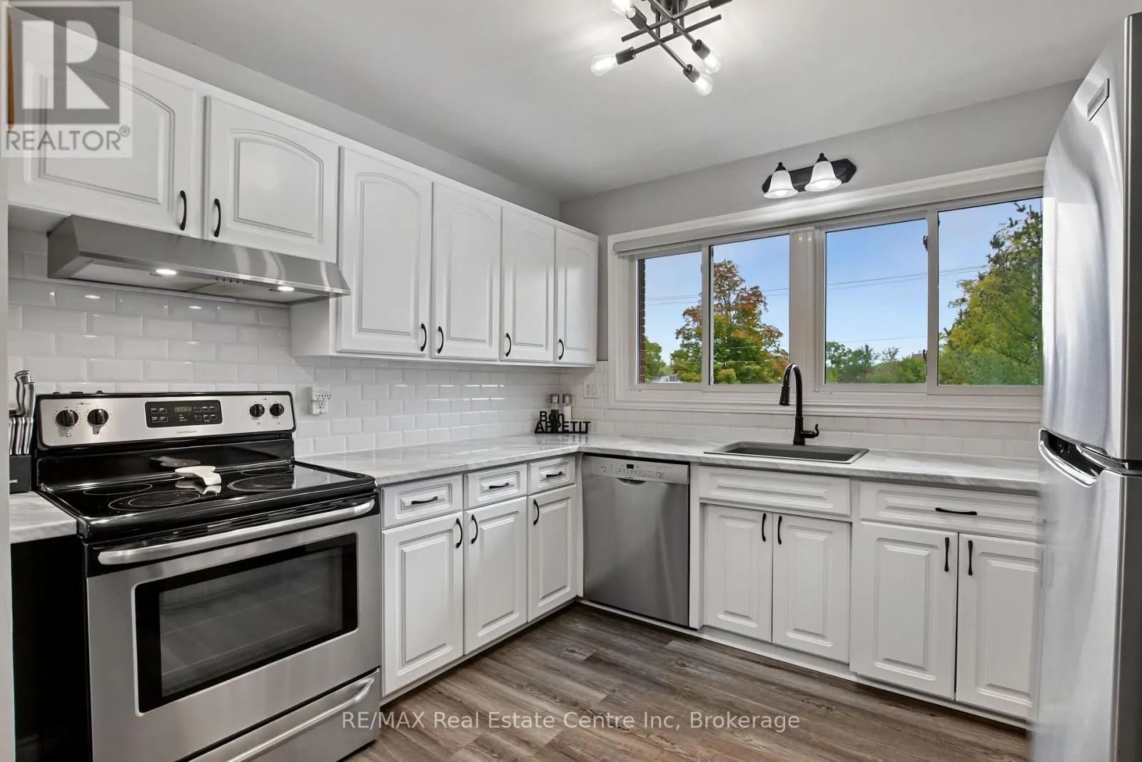 9 GREENBROOK DRIVE