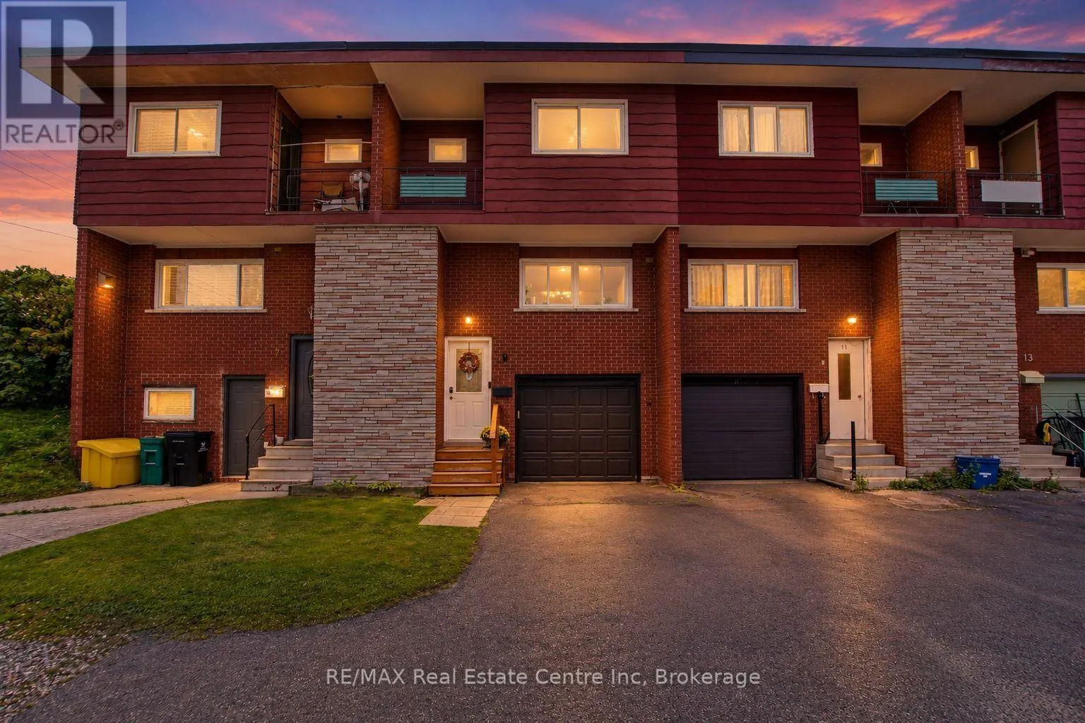 9 GREENBROOK DRIVE