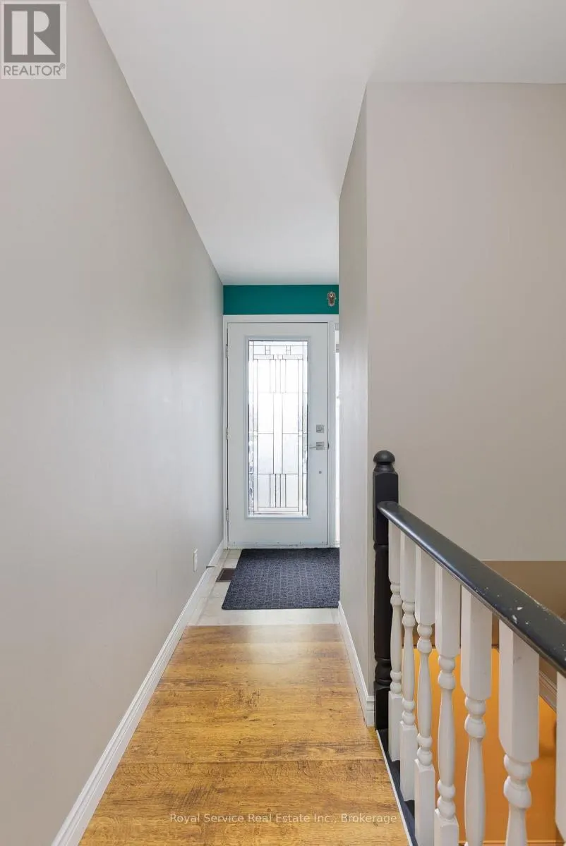 6 CLIFTON ROAD
