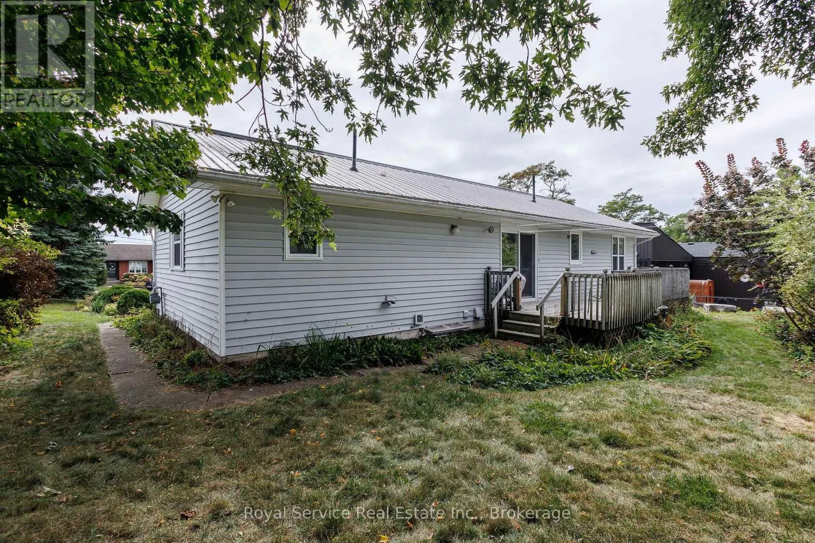 6 CLIFTON ROAD