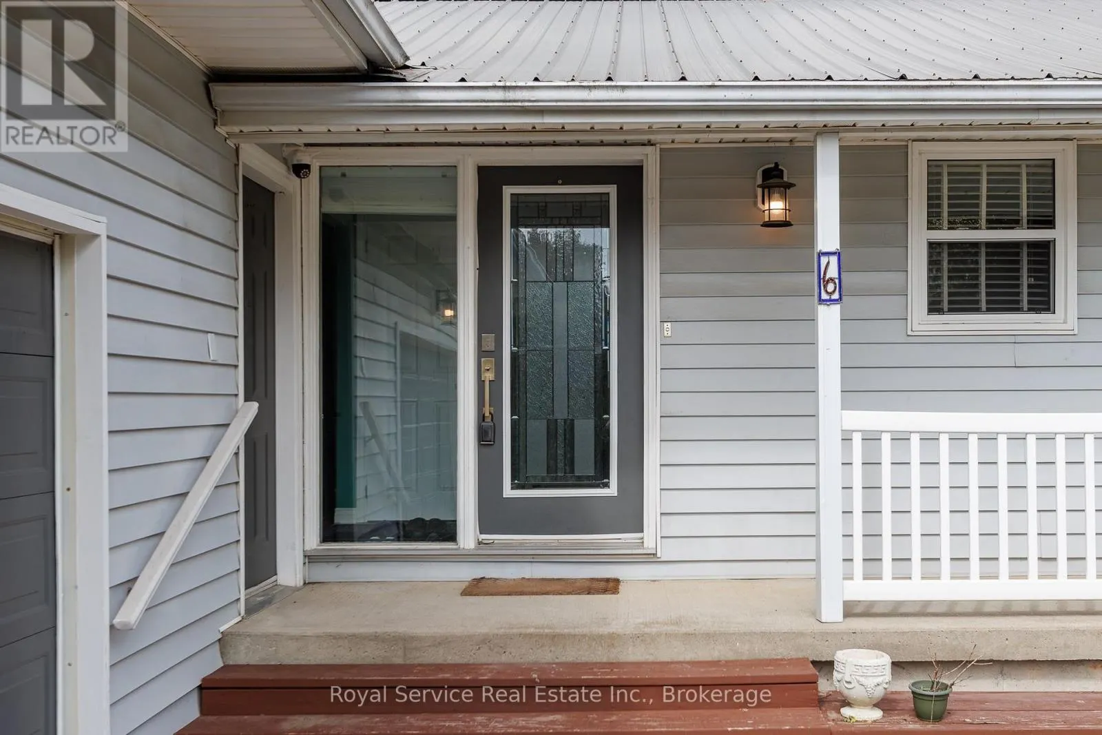 6 CLIFTON ROAD