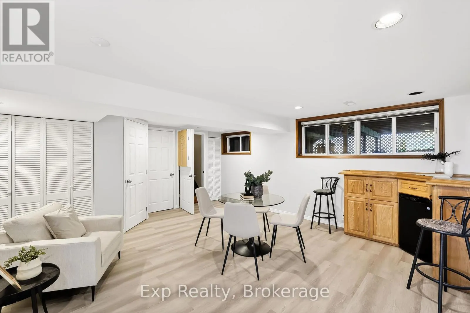 1175 LAKESHORE ROAD