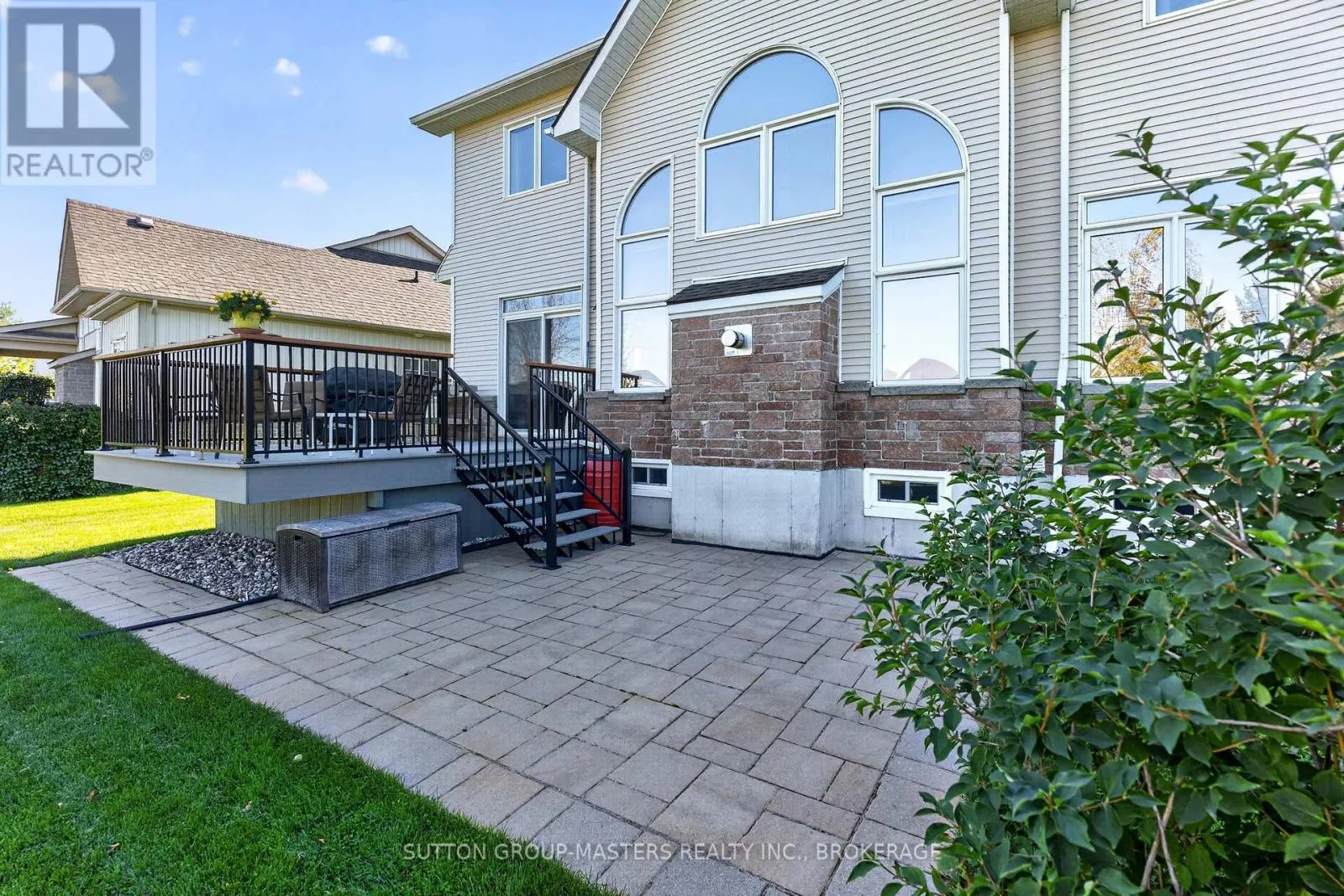 43 COUNTRY CLUB DRIVE