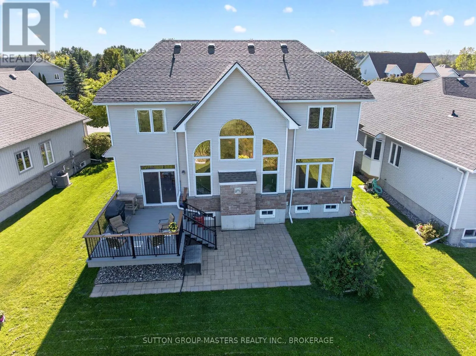 43 COUNTRY CLUB DRIVE