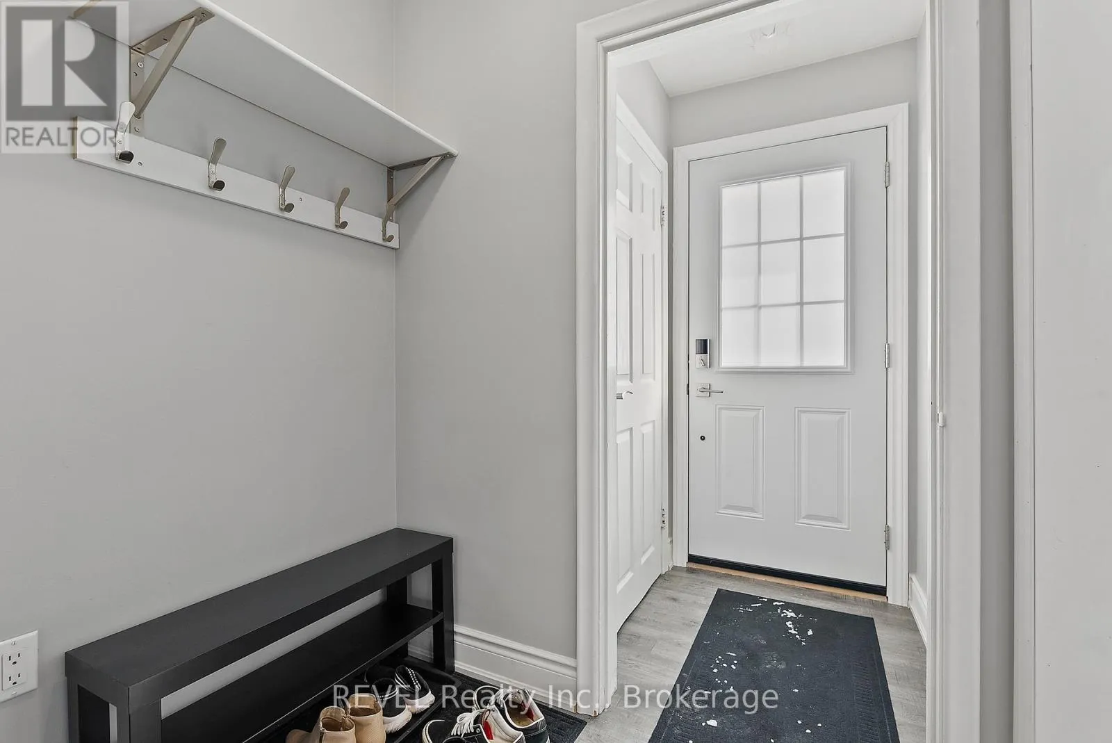 UPPER UNIT - 8327 PARKWAY DRIVE #Upper Unit