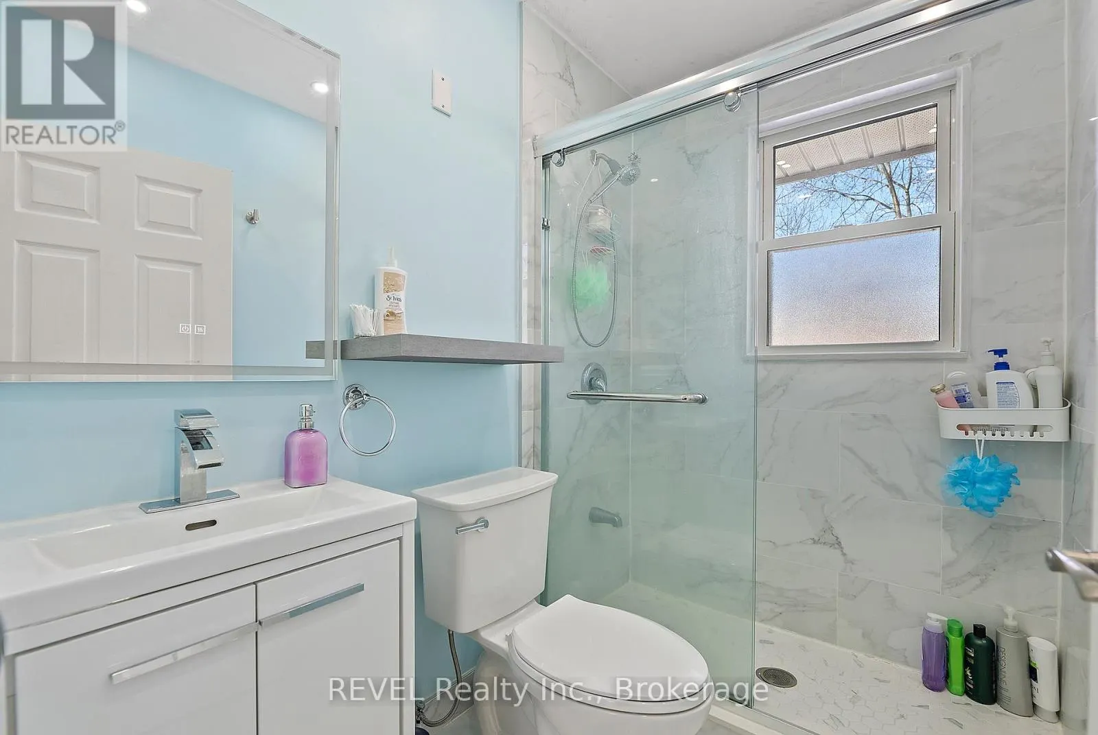 UPPER UNIT - 8327 PARKWAY DRIVE #Upper Unit