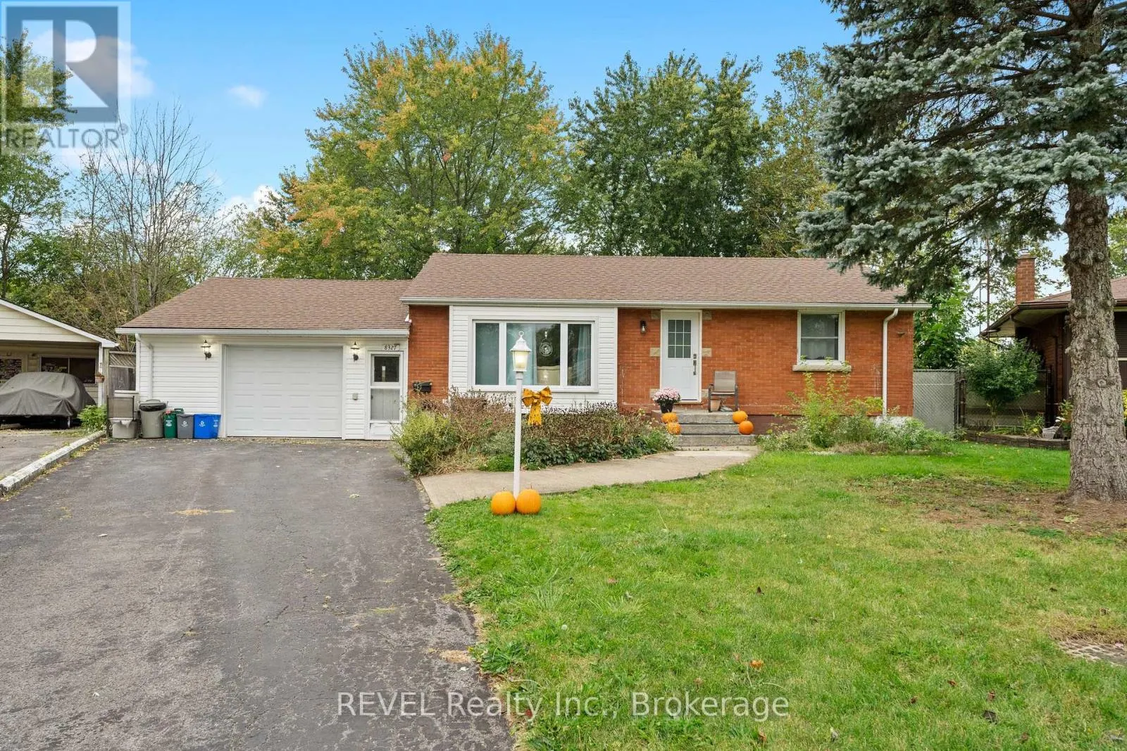 UPPER UNIT - 8327 PARKWAY DRIVE #Upper Unit