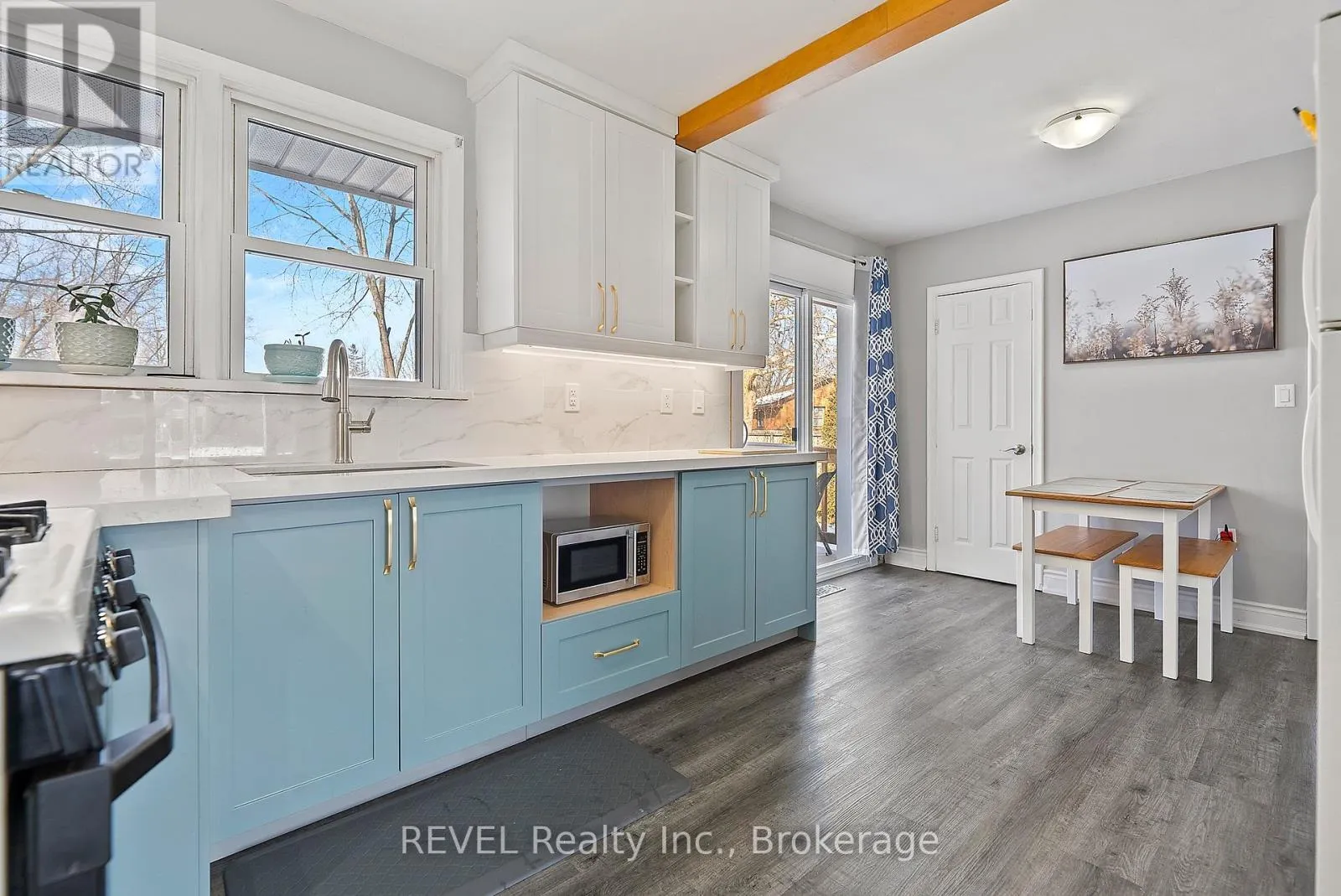 UPPER UNIT - 8327 PARKWAY DRIVE #Upper Unit