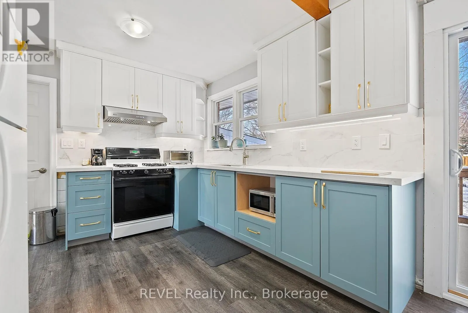 UPPER UNIT - 8327 PARKWAY DRIVE #Upper Unit