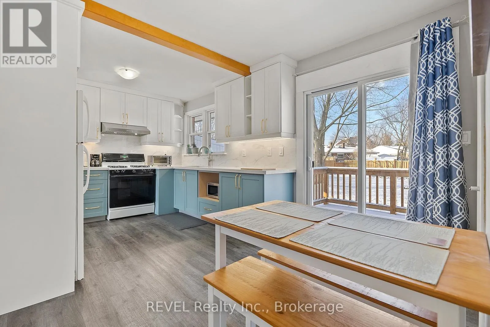 UPPER UNIT - 8327 PARKWAY DRIVE #Upper Unit