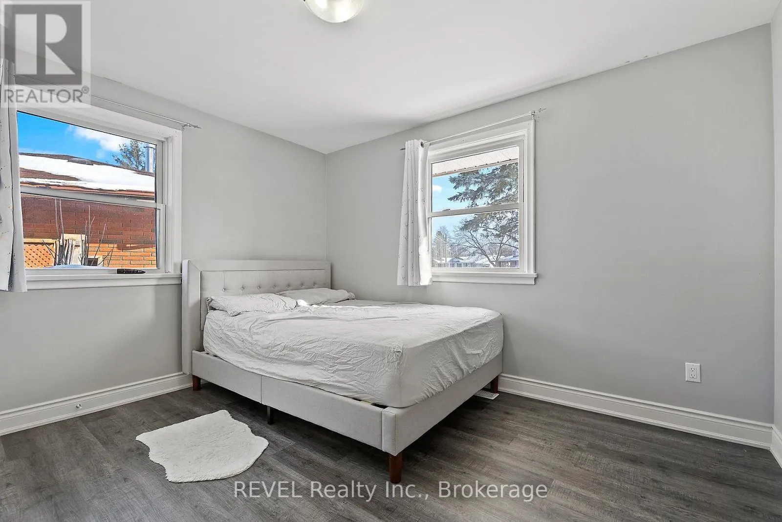 UPPER UNIT - 8327 PARKWAY DRIVE #Upper Unit