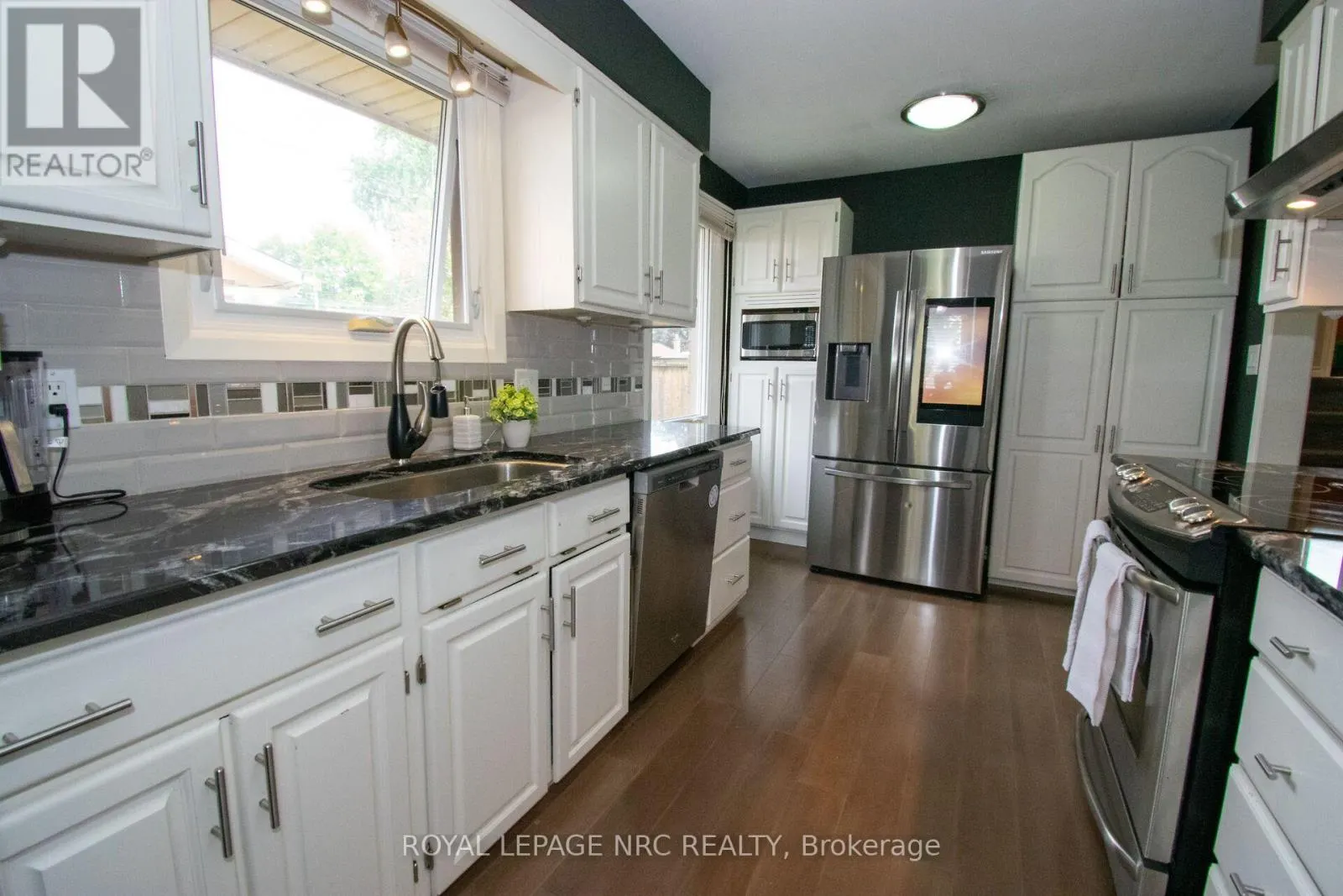 46 TRELAWN PARKWAY