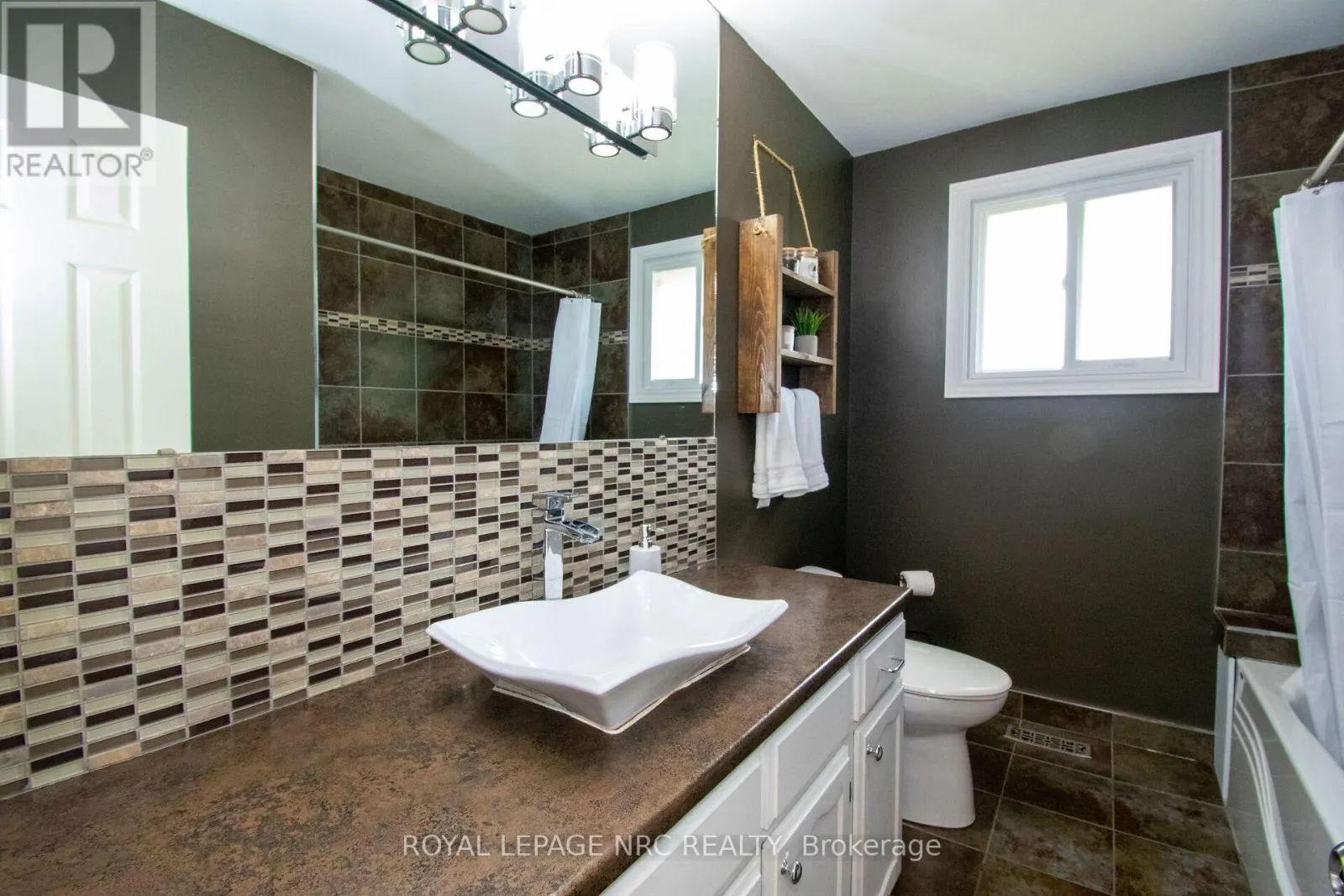 46 TRELAWN PARKWAY
