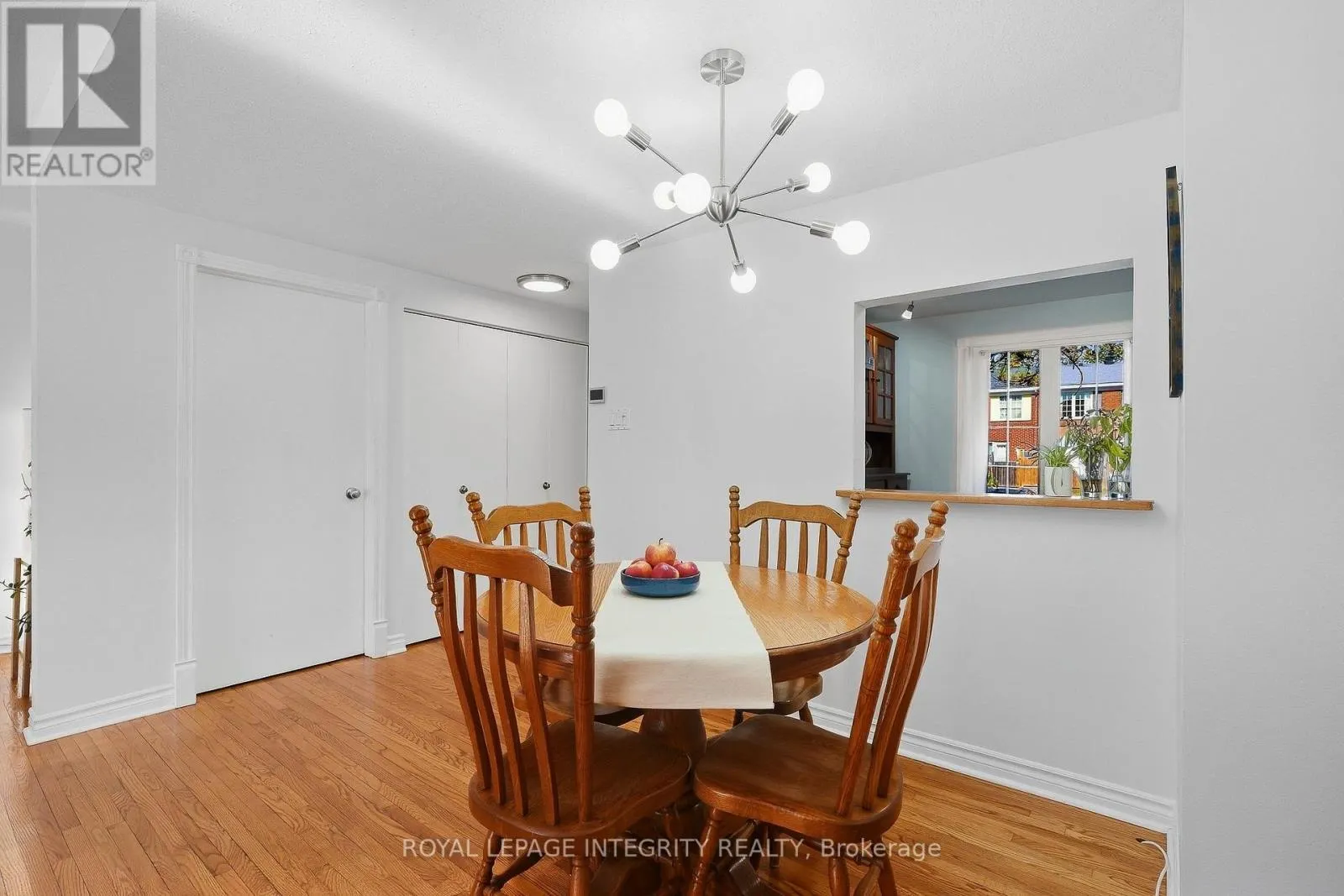 18 GREENBANK ROAD S