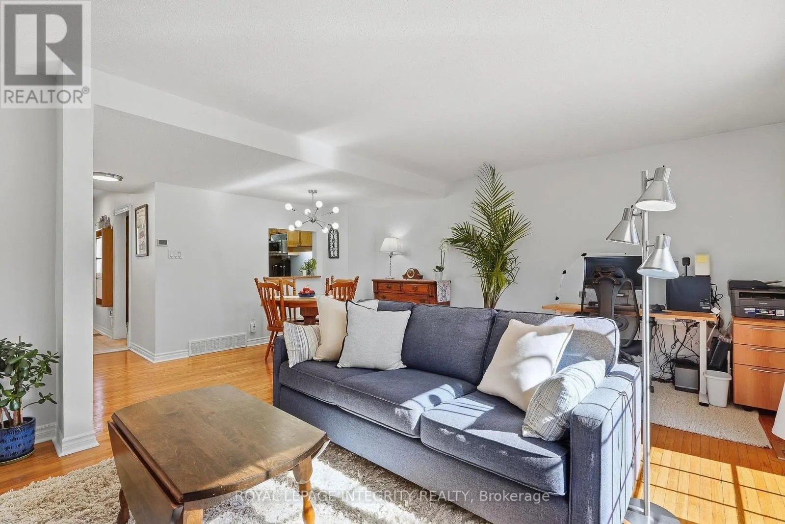 18 GREENBANK ROAD S