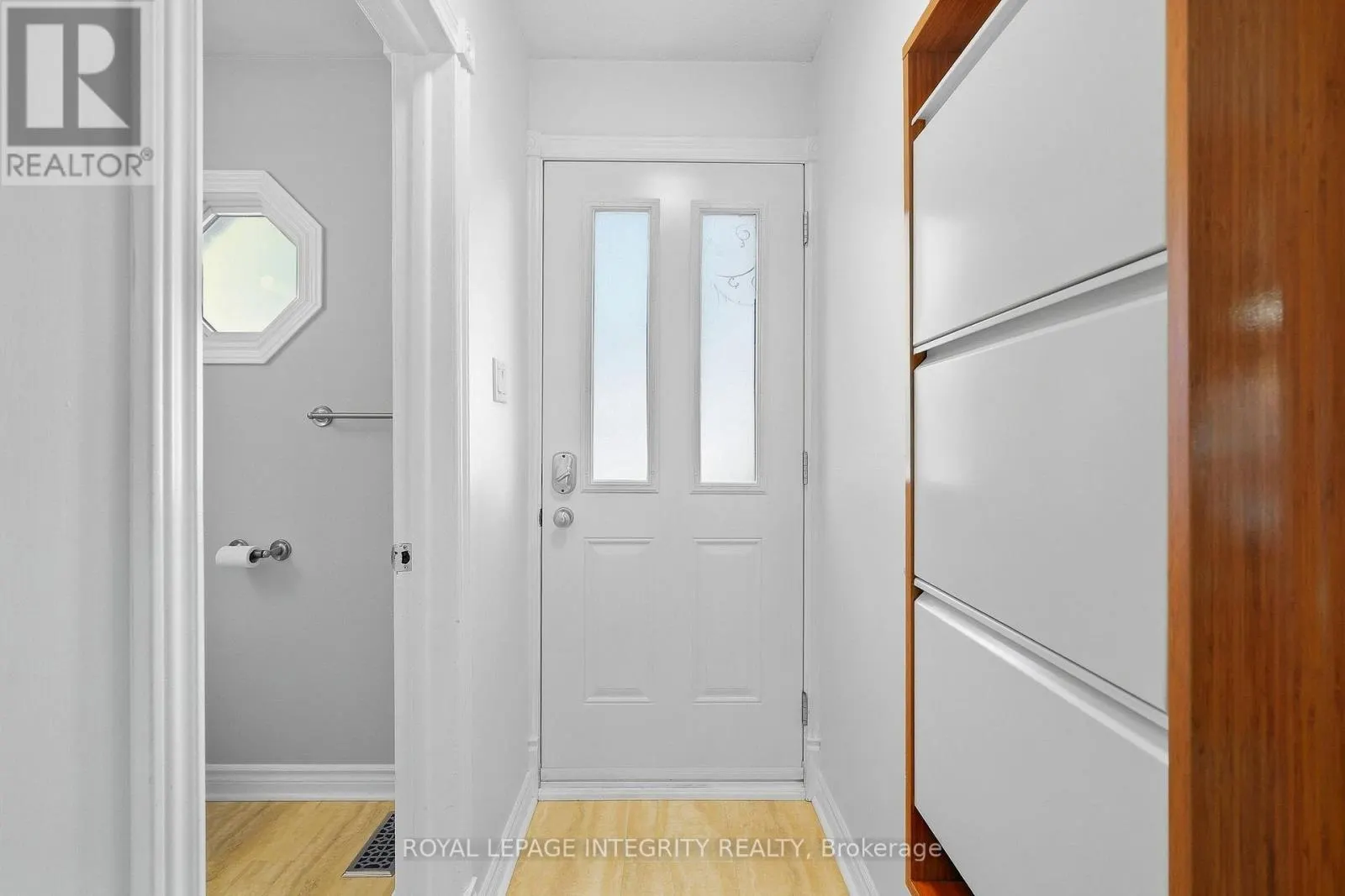 18 GREENBANK ROAD S