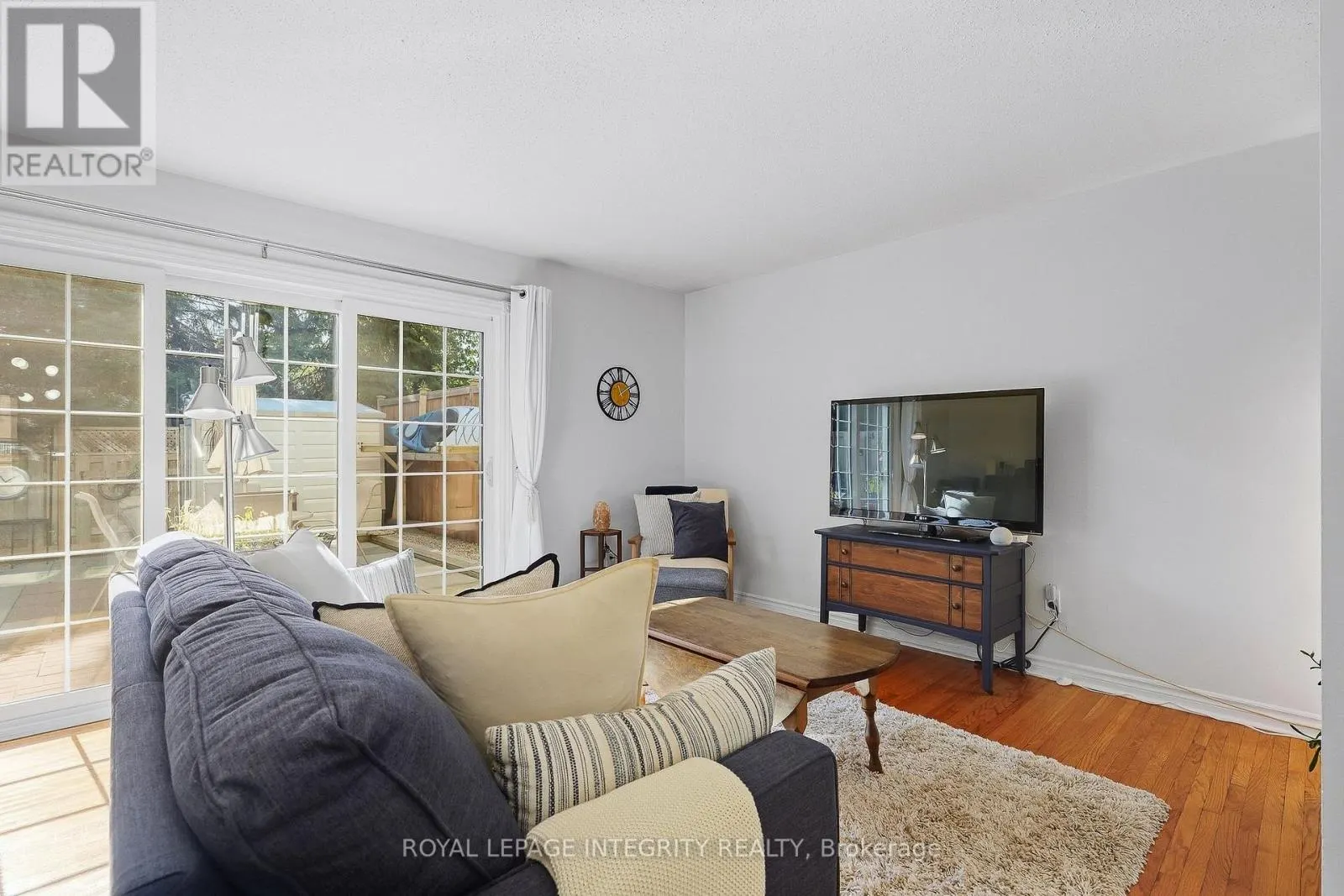 18 GREENBANK ROAD S