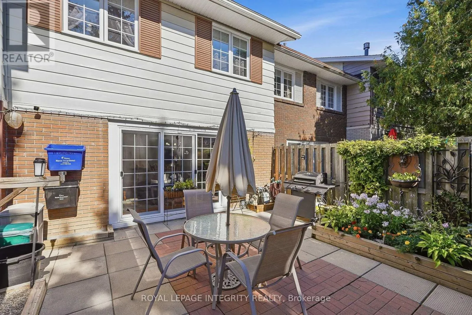 18 GREENBANK ROAD S
