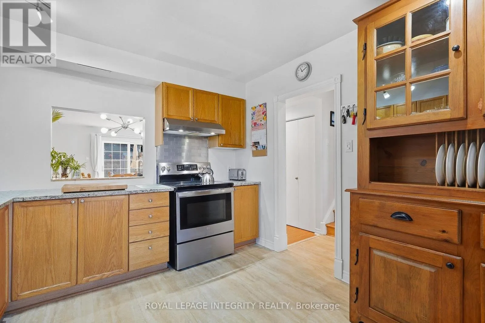 18 GREENBANK ROAD S