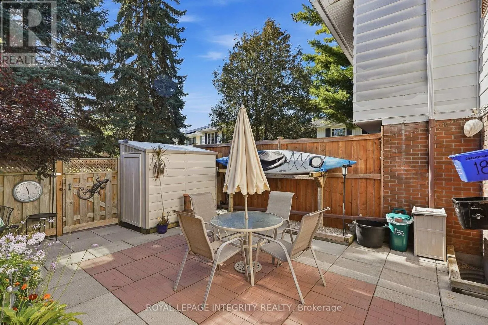 18 GREENBANK ROAD S