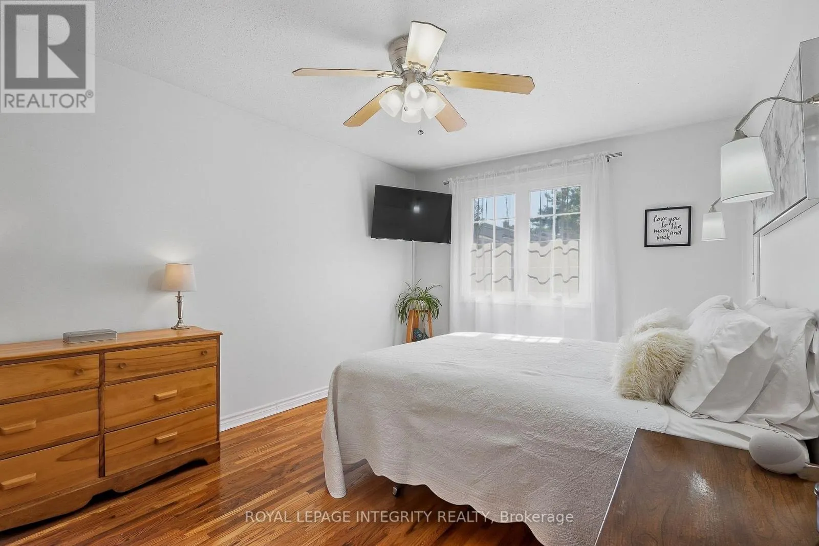 18 GREENBANK ROAD S