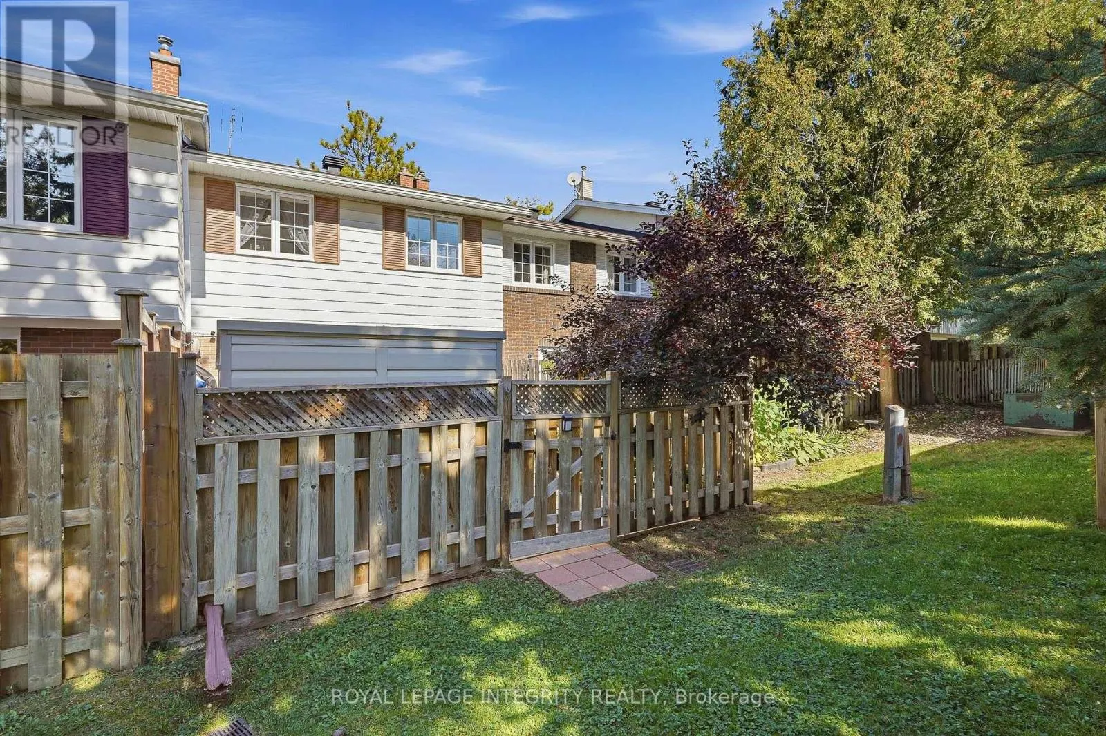 18 GREENBANK ROAD S