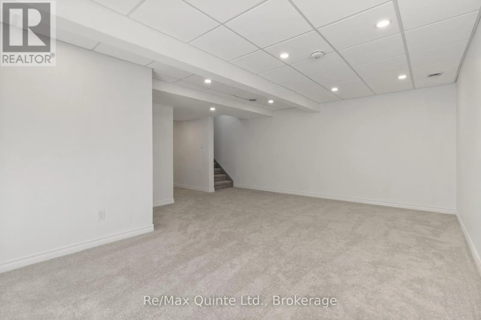 46 COTTONWOOD DRIVE
