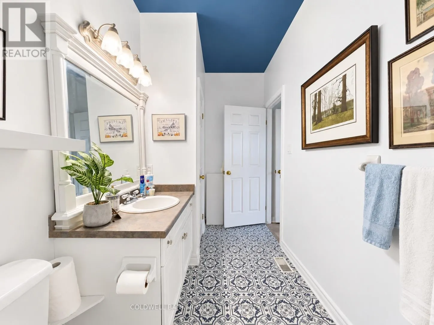 11 - 5200 DORCHESTER ROAD #11