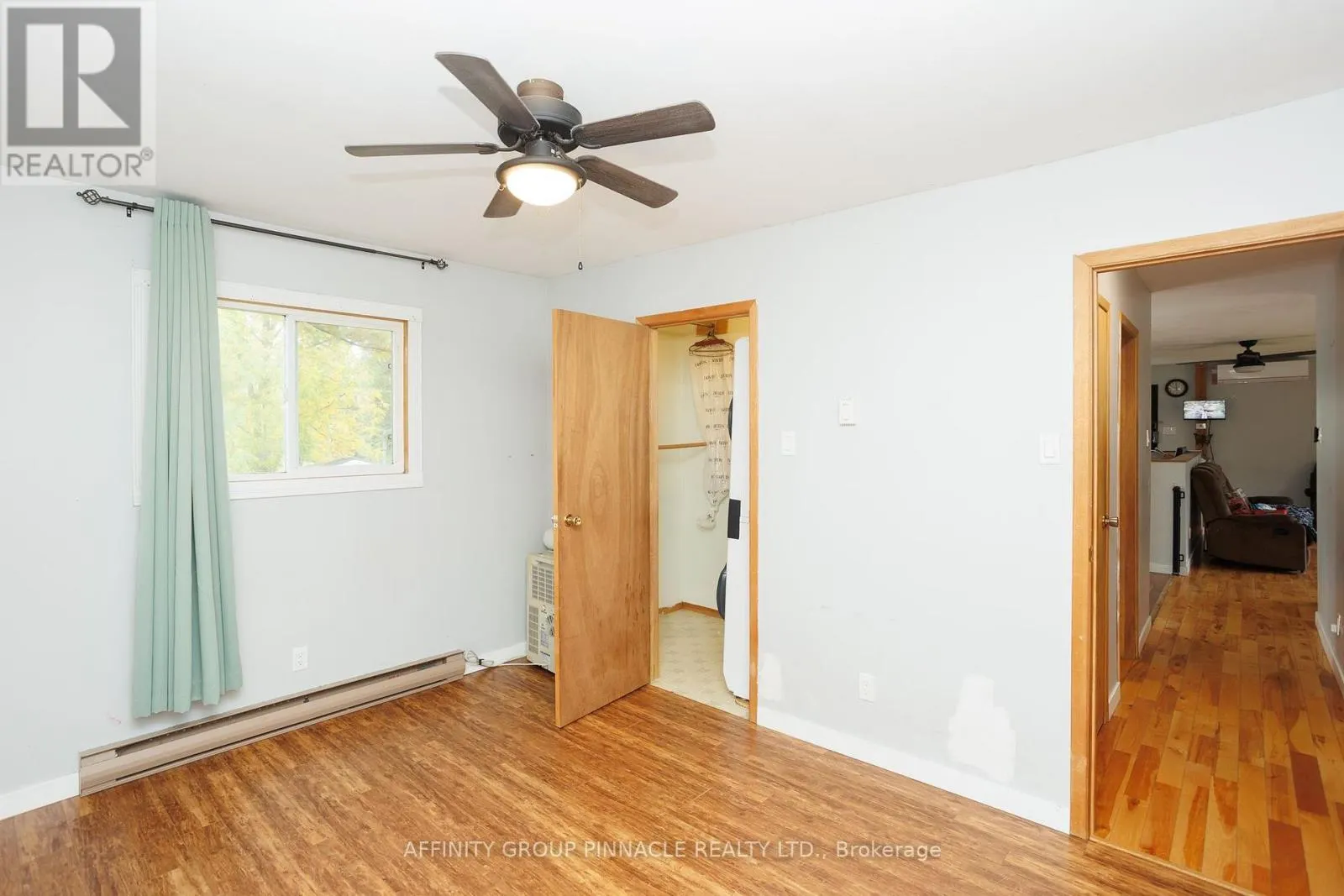 24 OAKWOOD DRIVE