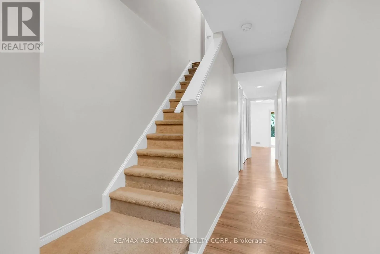 15 - 151 CLAIRFIELDS DRIVE E