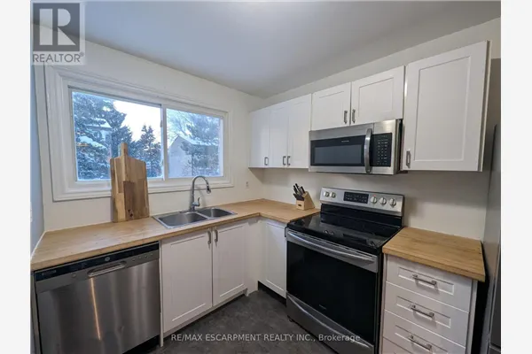 32 - 1440 GARTH STREET